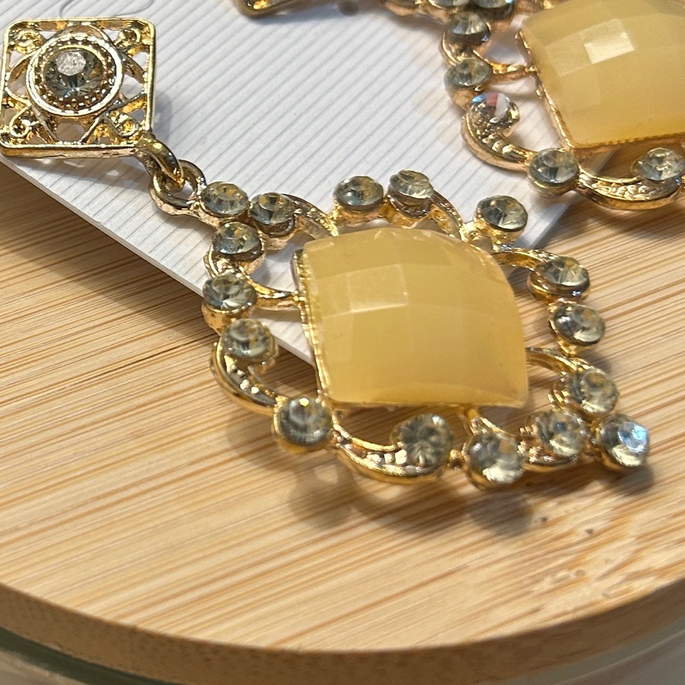 Elegant Gold and Yellow Earrings - Picture 8 of 9